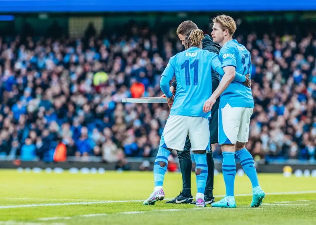 皮亚尼奇重返尤文训练基地，与斯帕莱蒂、基耶利尼合影