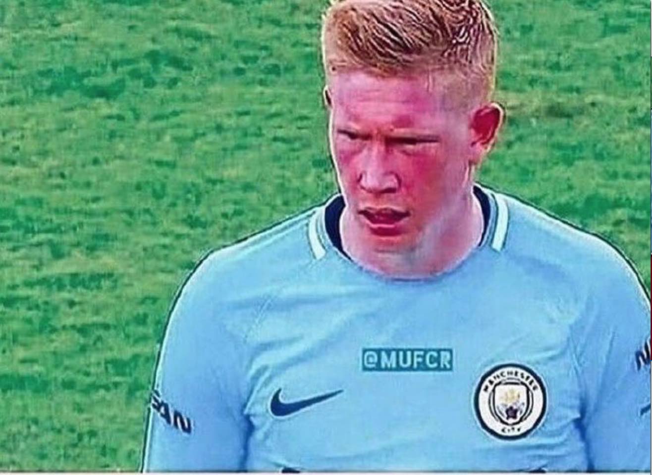 球星晒训练照：永远向前